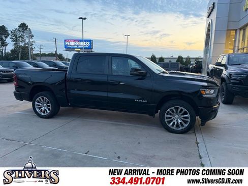 Used 2023 RAM 1500 Laramie AWD/4WD image 2