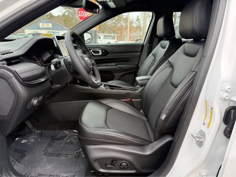 Used 2026 Jeep Compass Latitude w/ Quick Order Package 29K image 12