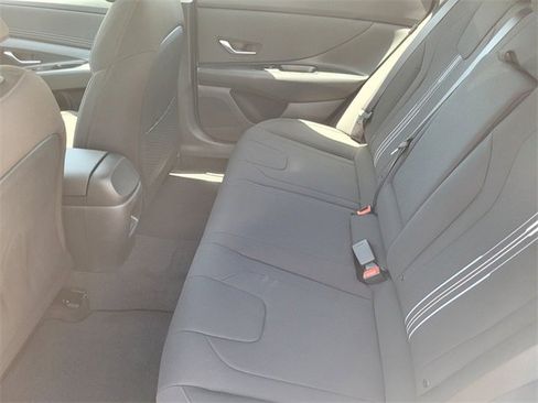 New 2025 Hyundai Elantra SEL image 11