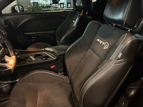 Used 2022 Dodge Challenger SRT Hellcat w/ Plus Package RWD image 12