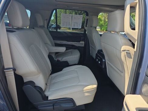 Certified 2022 Ford Expedition Max Platinum RWD image 14