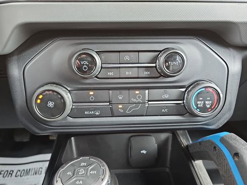 Used 2022 Ford Bronco Black Diamond w/ Sasquatch Package image 20