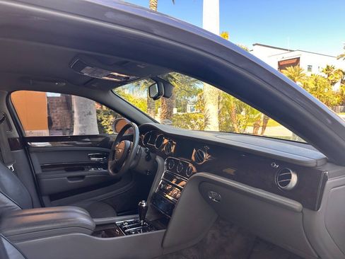 Used 2011 Bentley Mulsanne RWD image 58