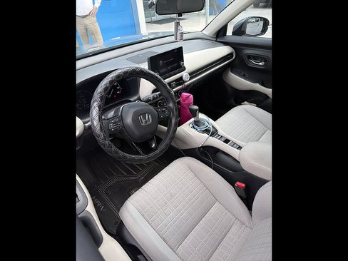 Used 2023 Honda HR-V LX image 3