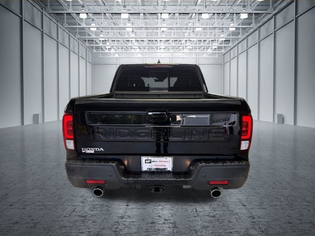 Used 2025 Honda Ridgeline Black Edition image 4