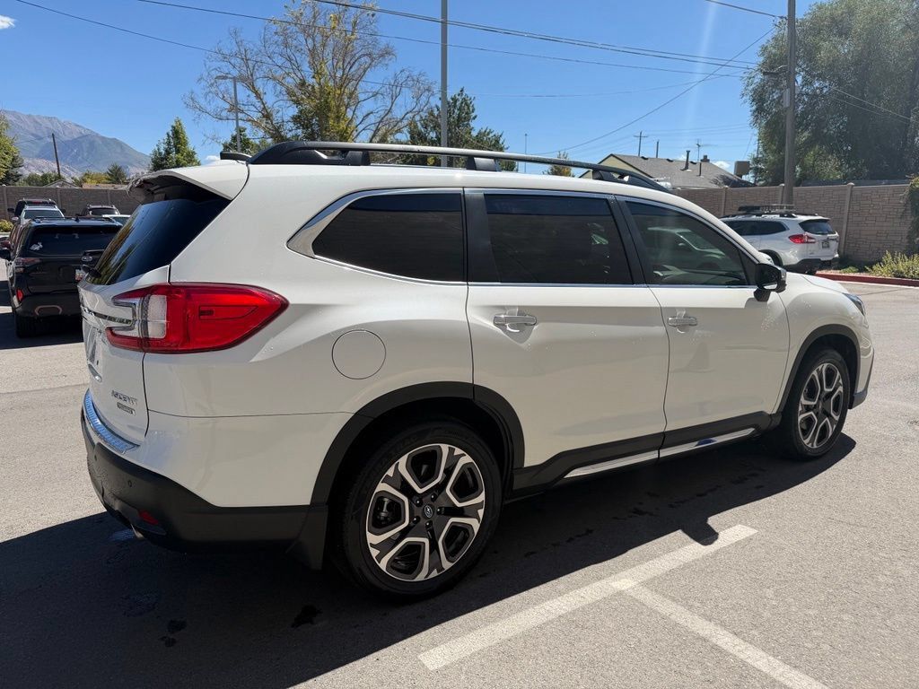 Used 2023 Subaru Ascent Touring AWD/4WD image 5