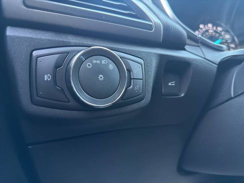 Used 2017 Ford Fusion SE w/ Equipment Group 201A FWD image 13