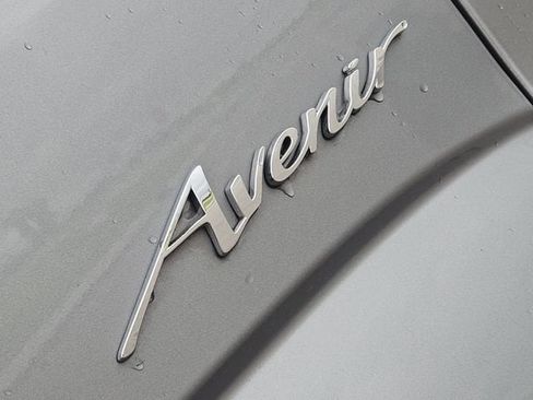 Used 2024 Buick Enclave Avenir w/ Avenir Technology Package image 12