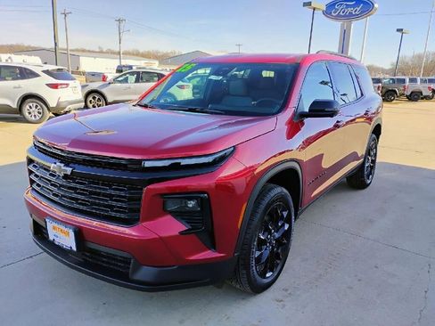 New 2025 Chevrolet Traverse LT w/ Midnight/Sport Edition image 4