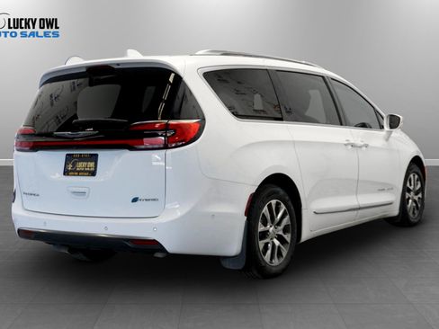 Used 2022 Chrysler Pacifica Pinnacle FWD image 5