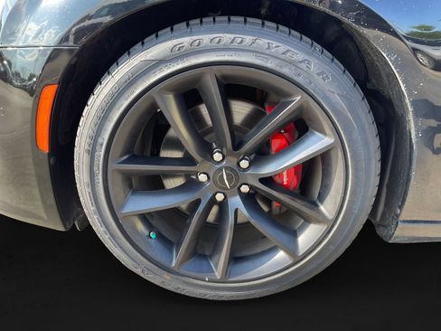 Used 2023 Chrysler 300 C RWD image 10