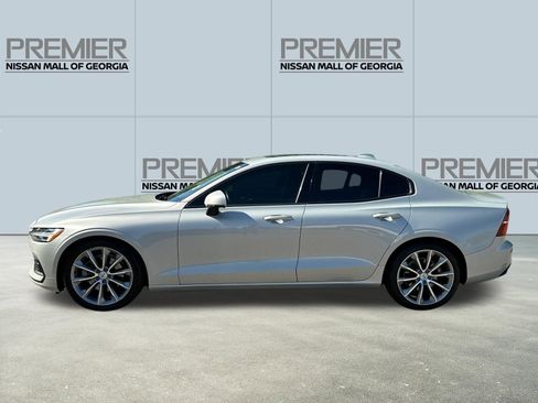 Used 2019 Volvo S60 T5 Momentum w/ Multimedia Package image 8