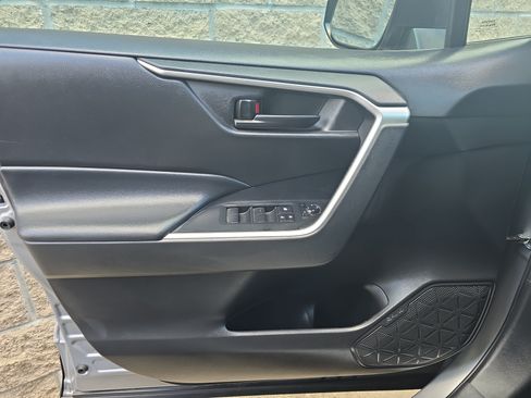 Used 2023 Toyota RAV4 LE FWD image 27