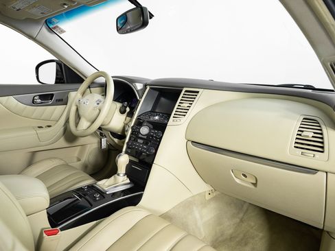 Used 2014 INFINITI QX70 AWD w/ Premium Package image 26