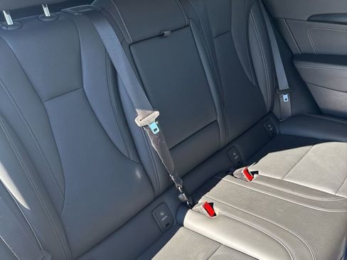 Used 2023 Buick Envision Essence image 12