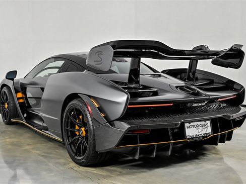 Used 2019 McLaren Senna RWD image 5