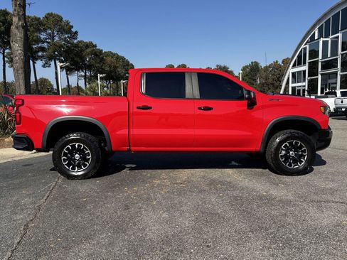 Used 2022 Chevrolet Silverado 1500 ZR2 w/ Technology Package image 11