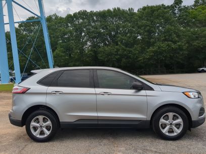 Used 2024 Ford Edge SE w/ Cargo Accessory Package