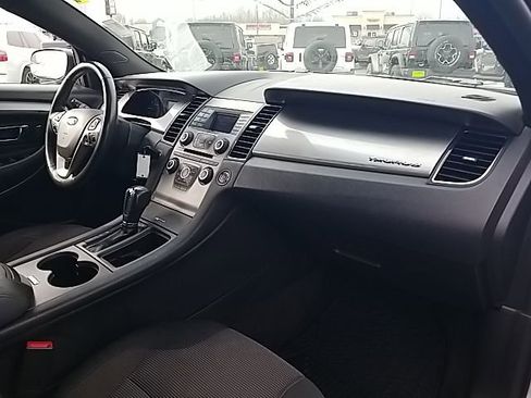 Used 2018 Ford Taurus SEL image 34