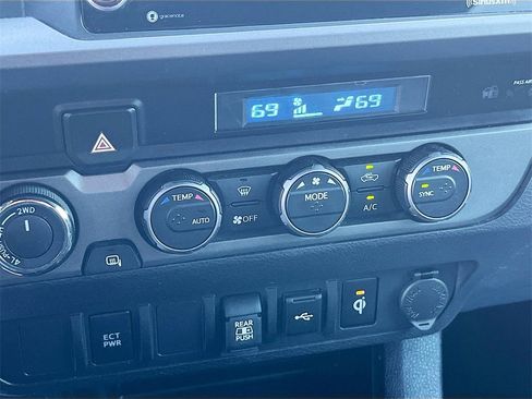 Used 2023 Toyota Tacoma TRD Off-Road image 15