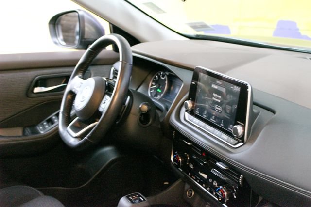 Used 2021 Nissan Rogue SV FWD image 11