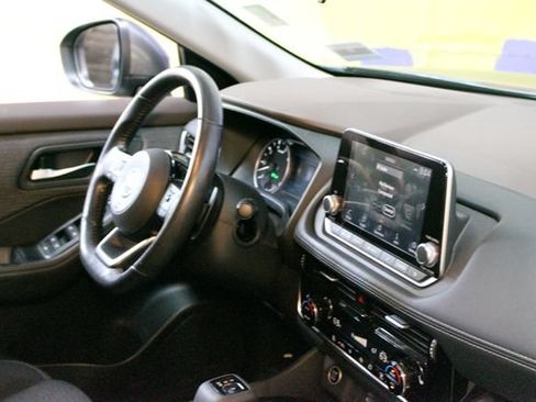 Used 2021 Nissan Rogue SV FWD image 11