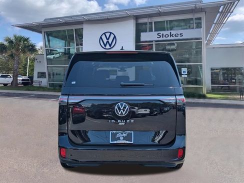New 2025 Volkswagen ID. Buzz Pro S RWD image 5