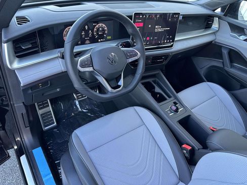 New 2026 Volkswagen Tiguan SE R-Line image 10
