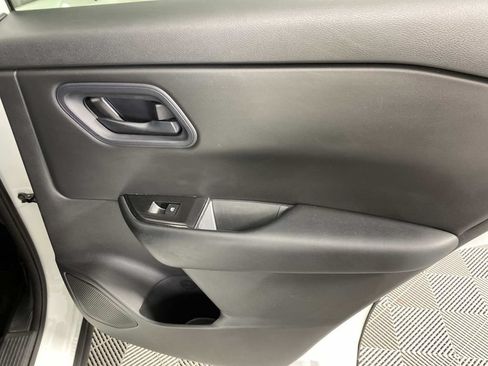Used 2024 Nissan Rogue S AWD/4WD image 24