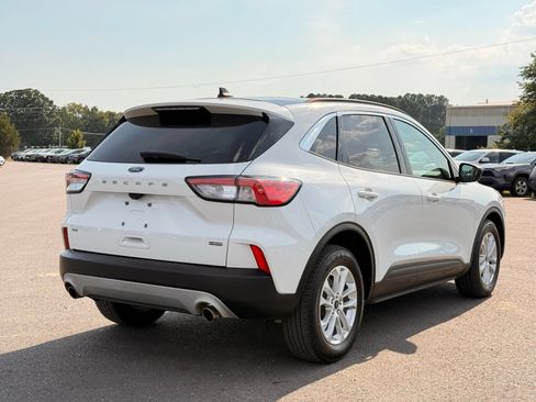 Used 2022 Ford Escape SE w/ Convenience Package FWD image 9