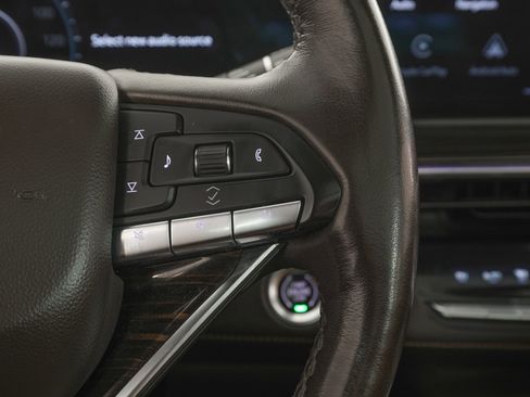 Used 2022 Cadillac Escalade ESV Premium Luxury w/ LPO, Radiant Package image 23