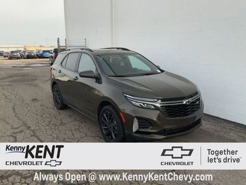 Used 2023 Chevrolet Equinox RS image 1