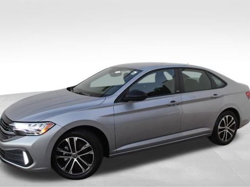 Used 2023 Volkswagen Jetta Sport image 1
