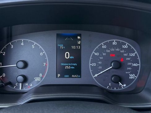 Used 2025 Toyota Corolla Cross LE AWD/4WD image 9