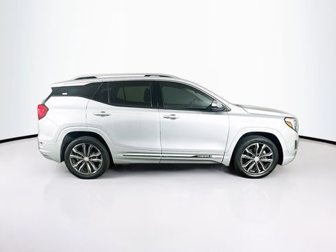 Used 2018 GMC Terrain Denali w/ Advanced Safety Package image 10