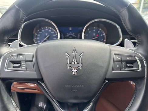 Used 2018 Maserati Quattroporte S GranLusso Q4 AWD/4WD image 18