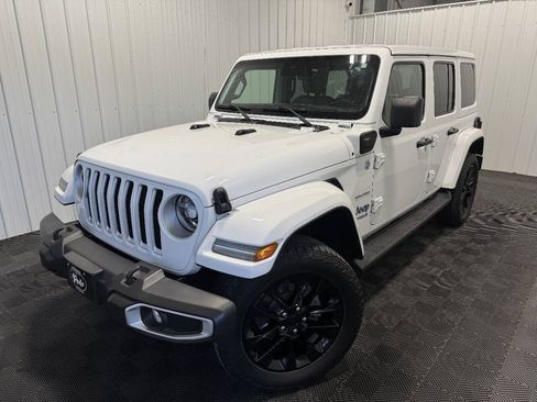 Used 2021 Jeep Wrangler Unlimited Sahara w/ Cold Weather Group AWD/4WD image 43
