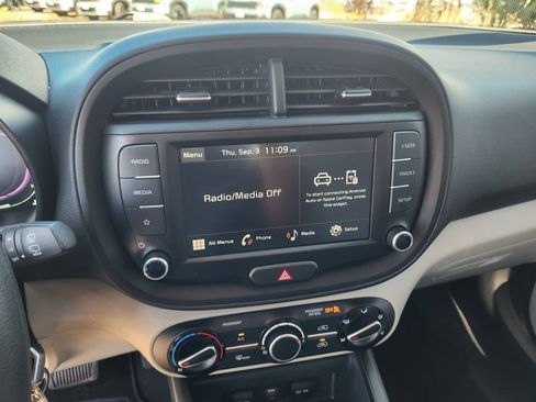 Certified 2024 Kia Soul LX FWD image 24