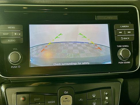 Used 2018 Nissan Leaf SV image 14