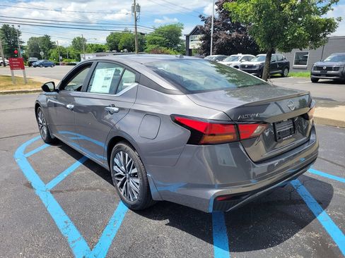 New 2026 Nissan Altima 2.5 SV FWD image 6