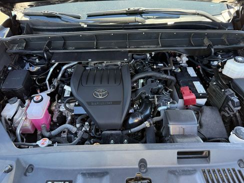 Used 2024 Toyota Highlander XLE image 49
