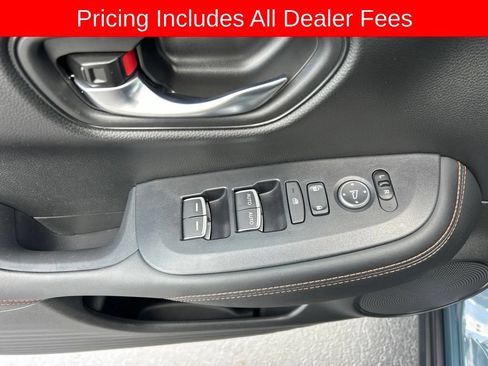 Used 2025 Honda HR-V Sport image 4