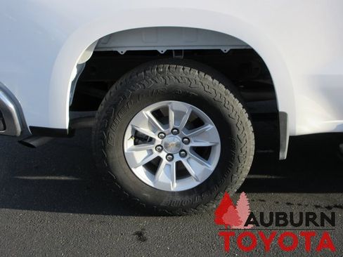 Used 2025 Chevrolet Silverado 1500 LT w/ LPO, Dark Essentials Package image 5