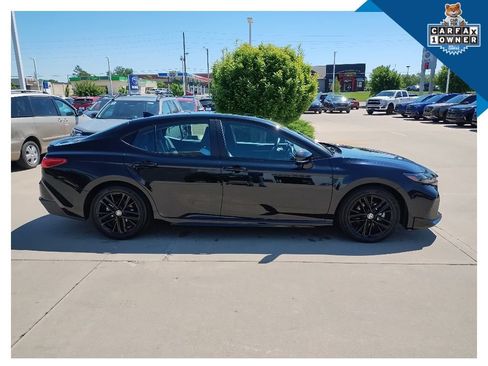Used 2025 Toyota Camry SE FWD image 6