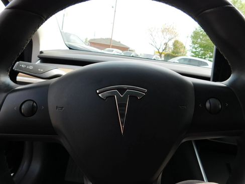 Used 2018 Tesla Model 3 Long Range RWD image 17