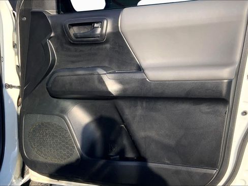 Used 2019 Toyota Tacoma SR w/ SR Convenience Package RWD image 23