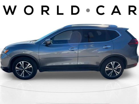 Used 2019 Nissan Rogue SV w/ Premium Package image 4