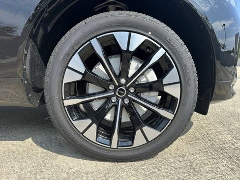 New 2026 Volvo XC60 B5 Plus w/ Protection Package Premier image 9
