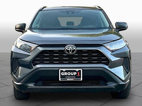 Used 2021 Toyota RAV4 LE FWD image 4