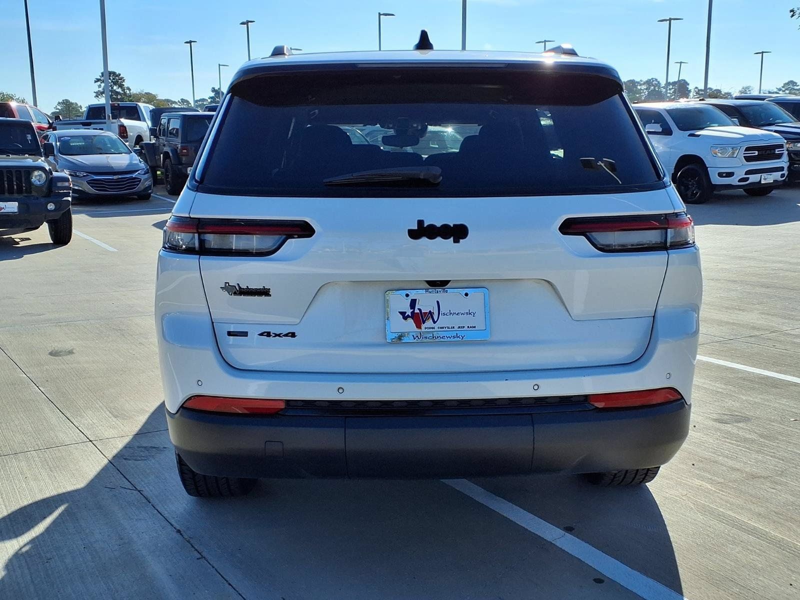 Used 2023 Jeep Grand Cherokee L Laredo AWD/4WD image 7